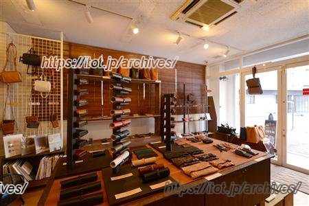 m＋（エムピウ）