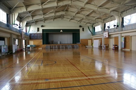 駒場小体育館