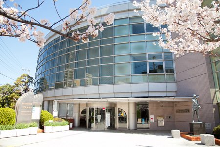 荒川区立南千住図書館