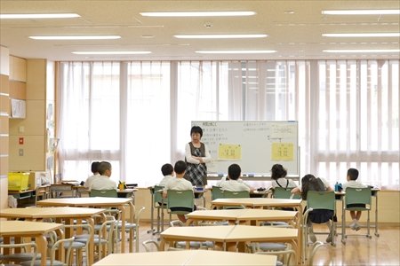 中央区立中央小学校　 小久保秀雄校長先生