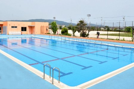 開成南小学校　プール
