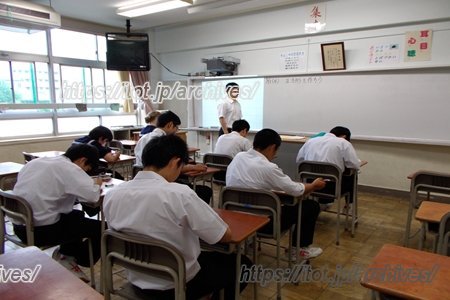 新宿区立牛込第二中学校