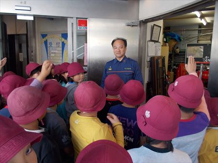 新宿区立早稲田小学校 校長先生インタビュー