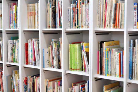 開成町インタビュー　本棚
