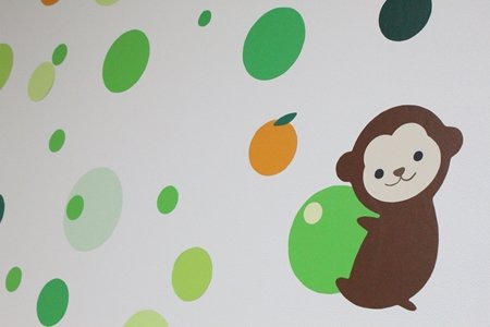 じきはらこどもクリニック 診察室　壁
