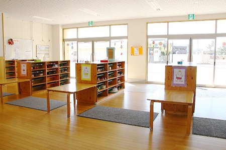 天王保育園 昇降口