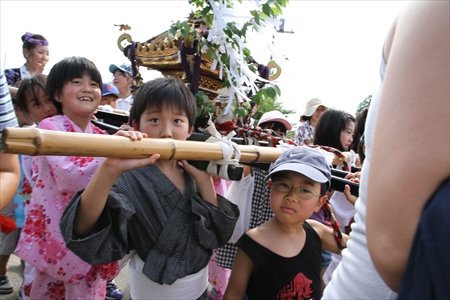 神輿担ぎ