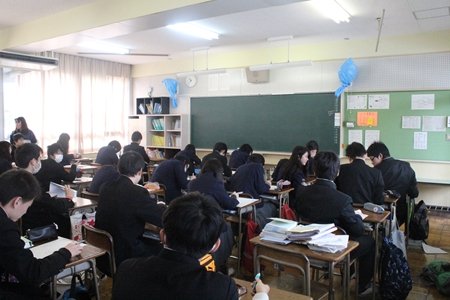 和泉市立光明台中学校　教室