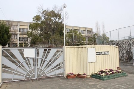 和泉市立光明台中学校　校門