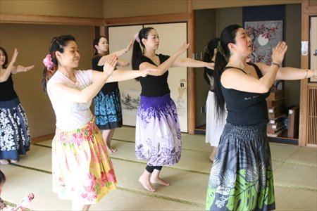 ママや子どもも参加しやすいフラダンスサークル／フラハラウ・オー・レフア・メレメレ　代表　佐藤貴子さん
