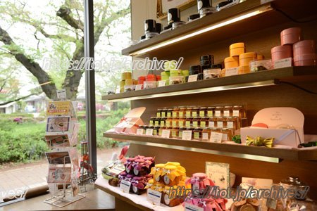 レ・アントルメ国立店内