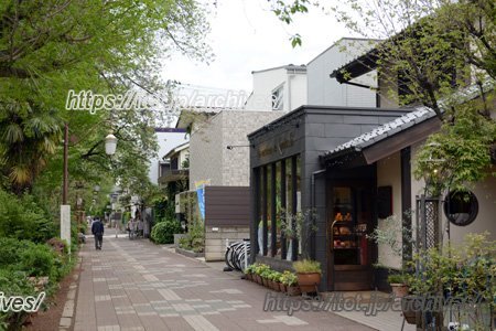 レ・アントルメ国立外観