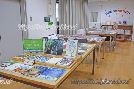 貫井中学校図書館