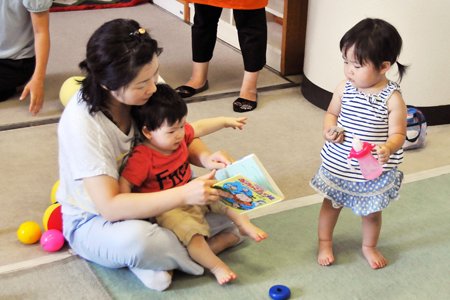 御幸地域センター　子育てふれあい広場　親子