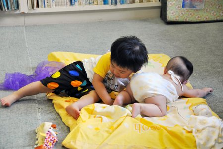 御幸地域センター　子育てふれあい広場　子供たち