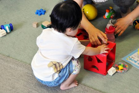 小平市立御幸地域センター　子育てふれあい広場　乳児3