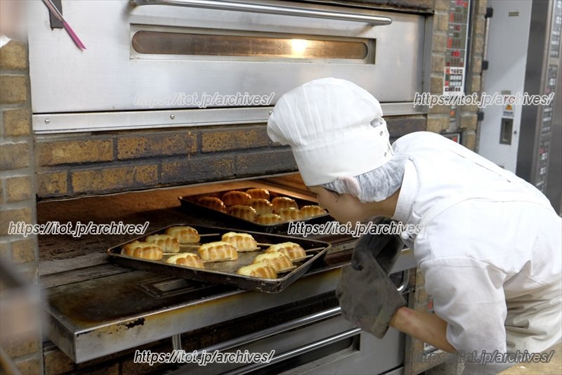 生地作りから焼き上げまで、丁寧に行っています。