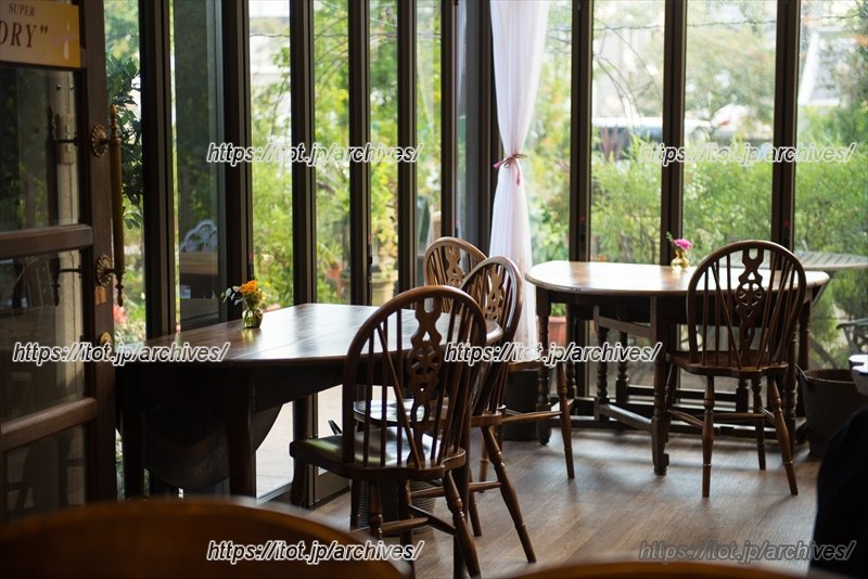 庭の見える客席