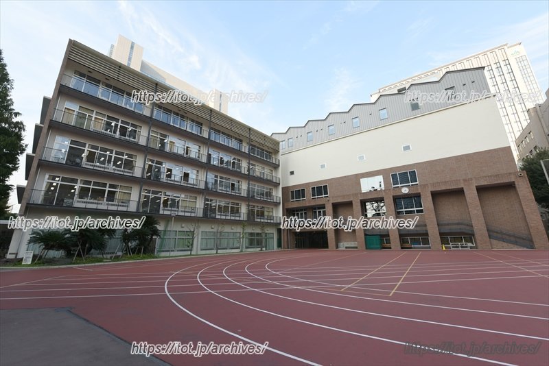 千代田区立麹町中学校　校庭のトラック
