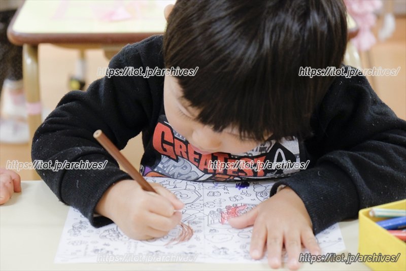 自分の好きなぬり絵を楽しむ