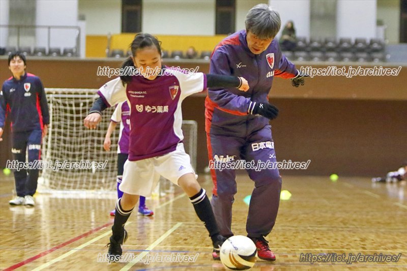 テクニックの指導をする池上さん