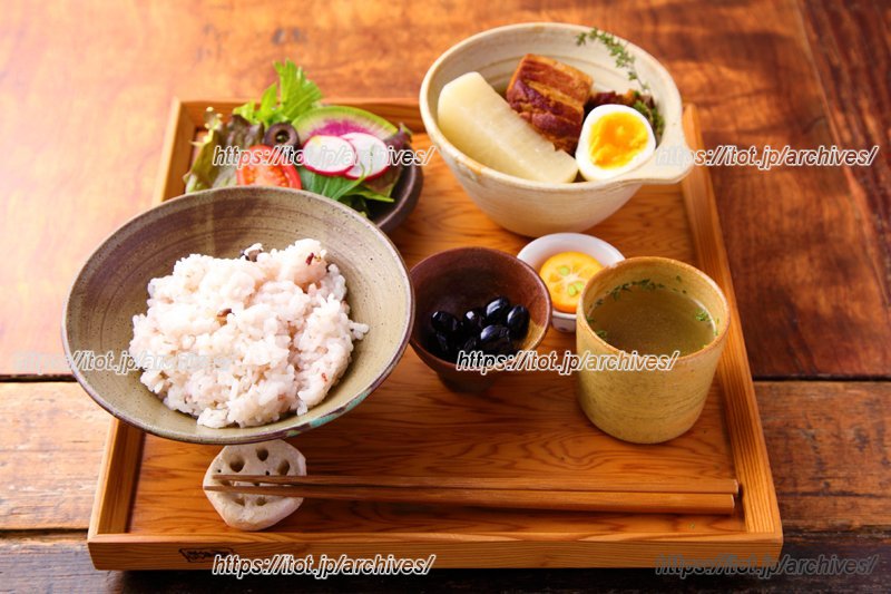 日替わり定食も人気