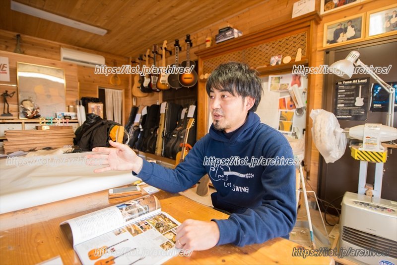 ギター作りへの熱い思いを語る高野篤さん