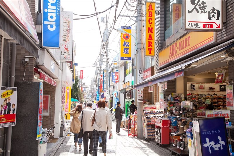 たくさんの人で賑わう「ハーモニータウンせんがわ」