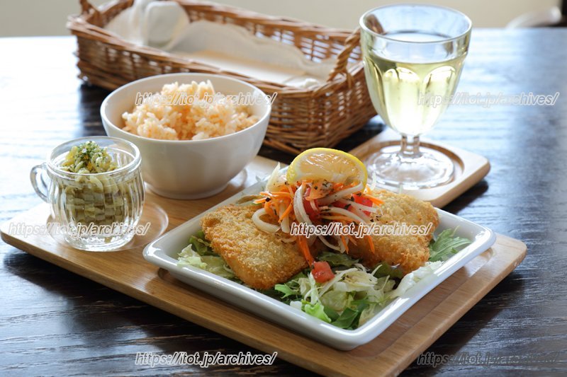 サラダにオイルを使わない、人気のアジフライ