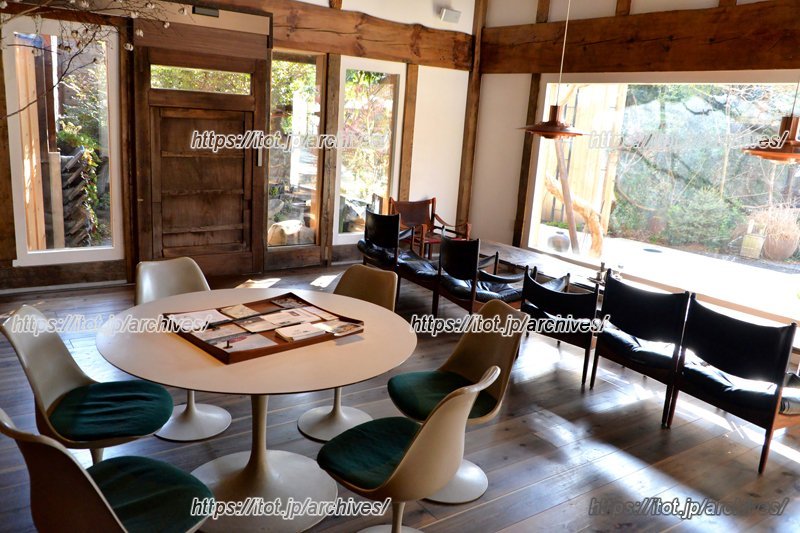 くつろいだ空間で「熊澤酒造」の酒や美味しい食事を楽しめる