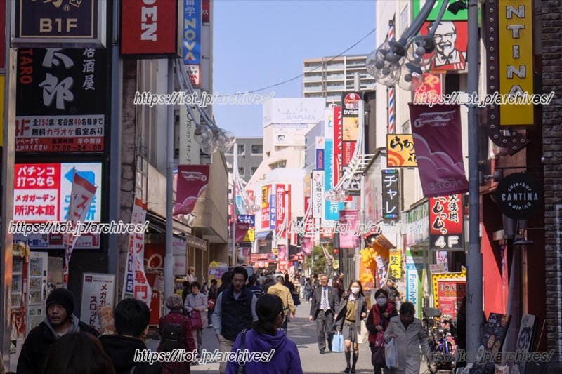 プロペ通りの賑わい