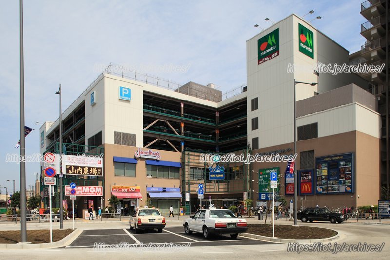 「国領」駅前に誕生した複合施設「ココスクエア」