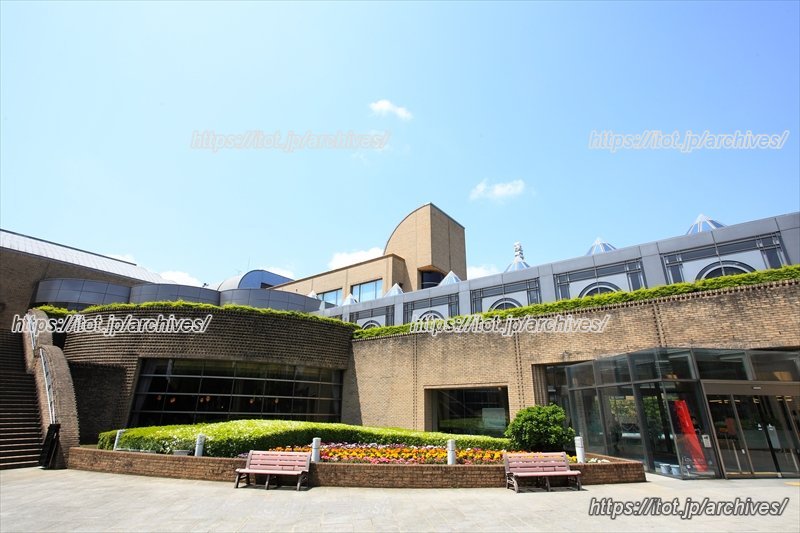 市川市生涯学習センター外観