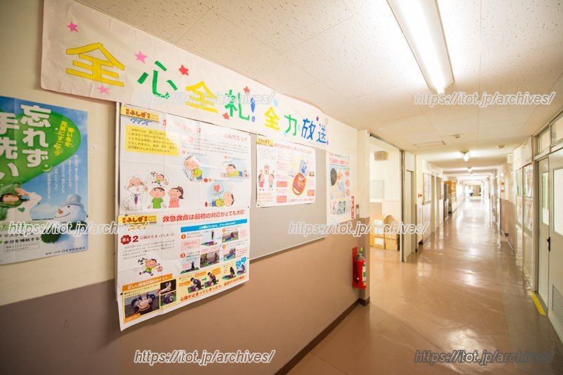 東村山市立東村山第一中学校　廊下