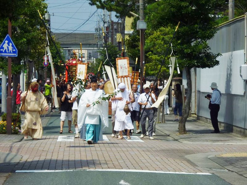 大祭で行われる渡御の様子（浜松八幡宮提供）