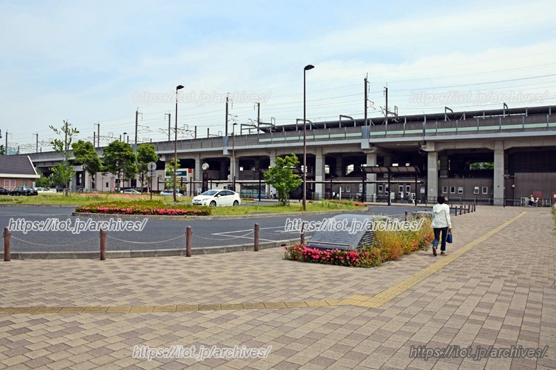 「南与野」駅西口の駅前広場