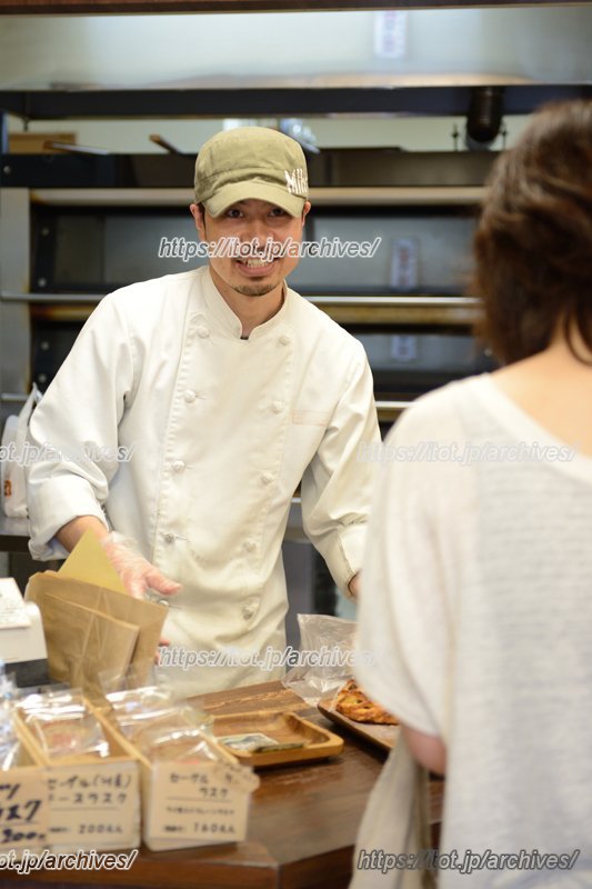 様々な層のお客さんが訪れる