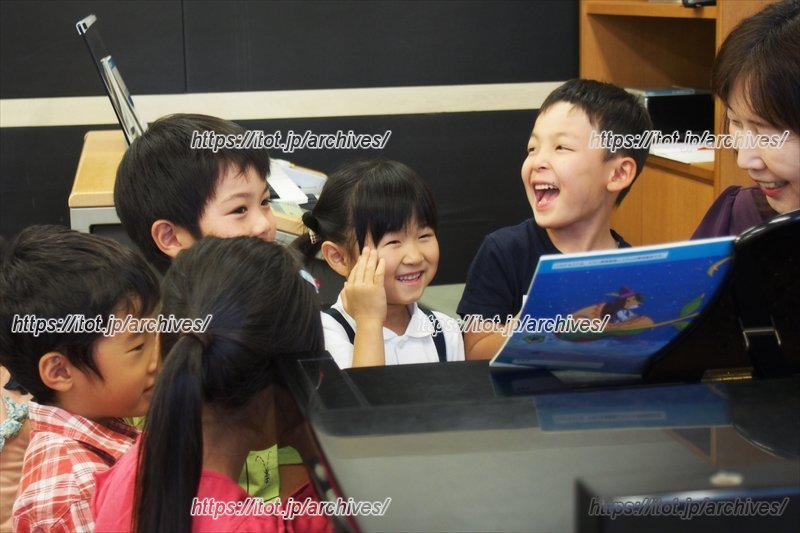 分かりやすい指導をするヤマハの先生は、子どもたちにとって第二の母