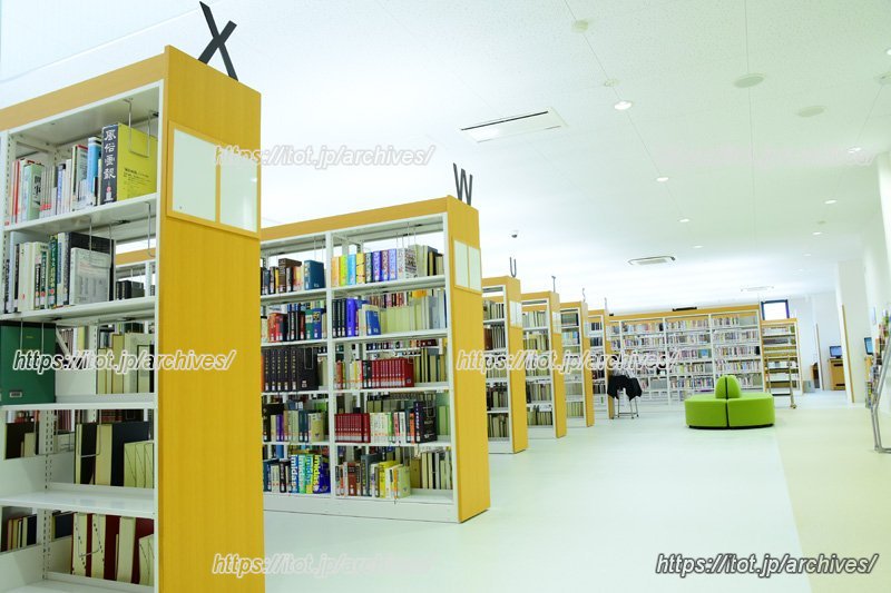 キャンパス内の図書館は地域住民も利用可能