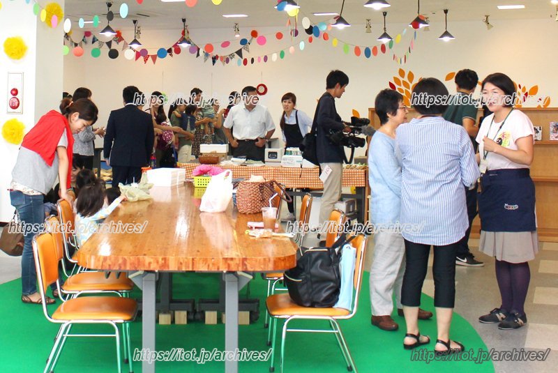 「ママが活躍する"まち"」プロジェクト活動拠点オープニングセレモニーの様子