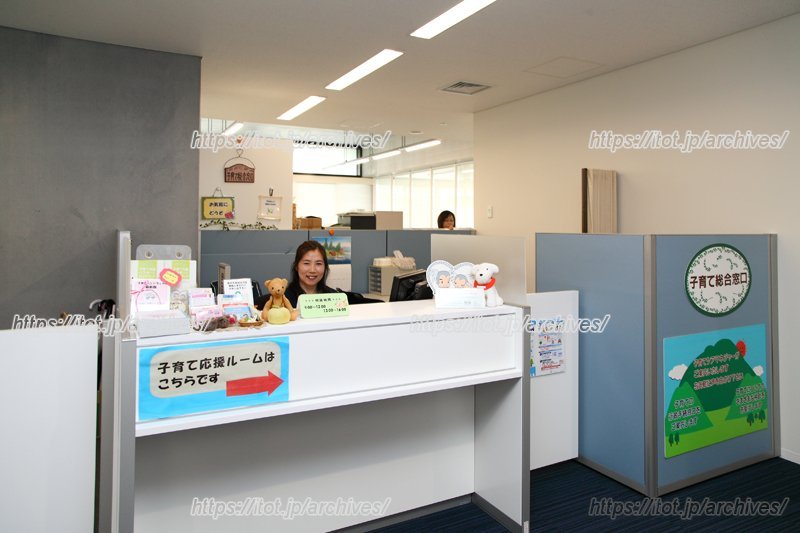 「浦安市役所」内の子育て総合窓口