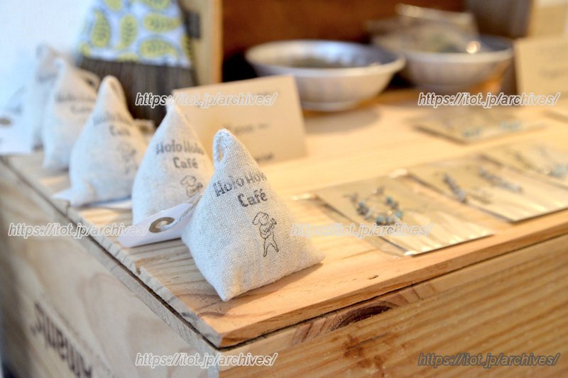 店内ではオリジナル雑貨も販売