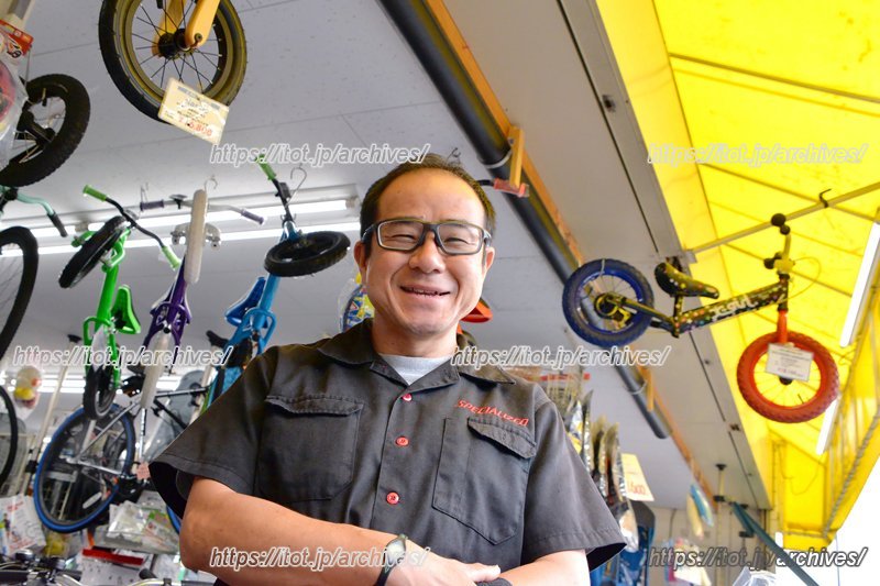 &ldquo;街の便利な自転車屋さん&rdquo;として親しまれる「セオサイクル 調布国領店」／セオサイクル 調布国領店 店長 会沢さん