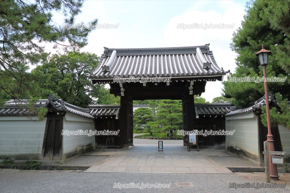 閑院宮邸跡東門