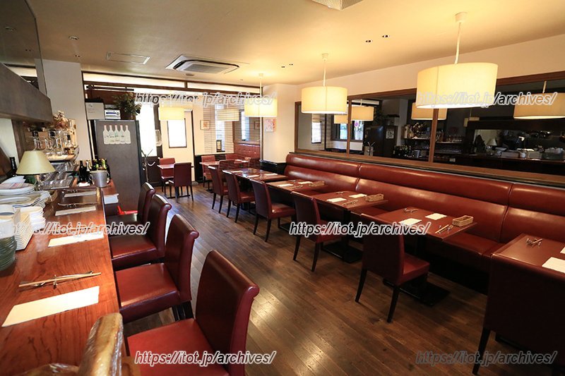 落ち着いた雰囲気の店内