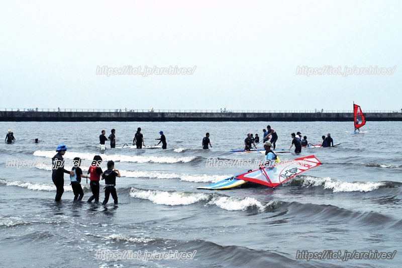 「検見川ビーチフェスタ」のマリンスポーツの体験教室の様子