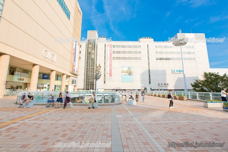 「北千住」駅前のペデストリアンデッキ