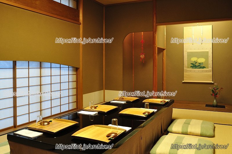 趣ある座敷で穏やかな時間を過ごせる