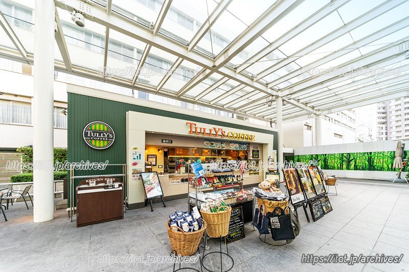 街の人にも開かれた病院のカフェスペース