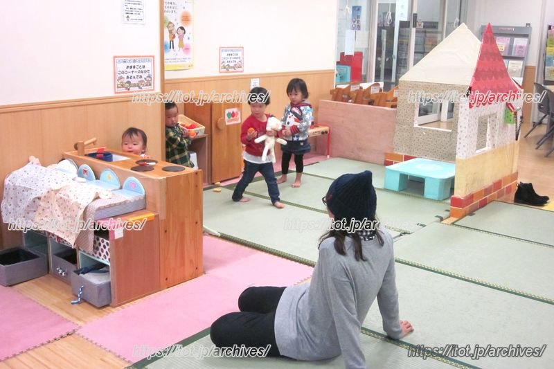 「のびのび子育てプラザ」内の「あそび広場」